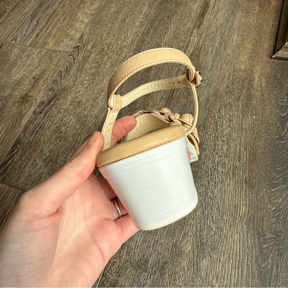 Chanel Camellia Flower CC logo Beige Strap Sandal - Picture 14 of 16